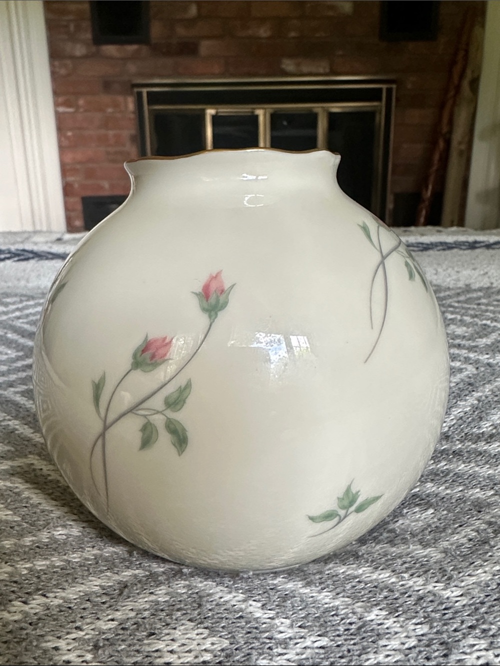Lenox 4 inch Rose Manor bud vase